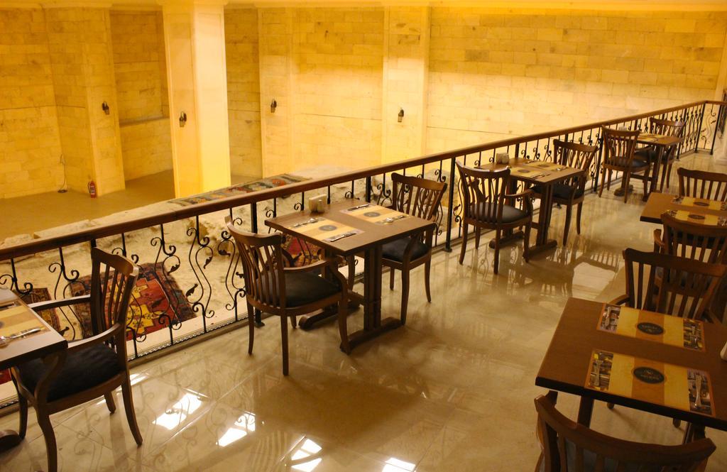 Safa Royal Museum Hotel Коня Екстериор снимка