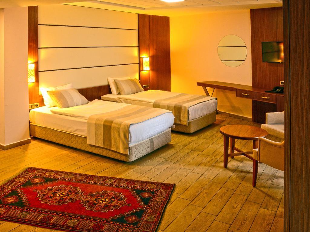 Safa Royal Museum Hotel Коня Екстериор снимка